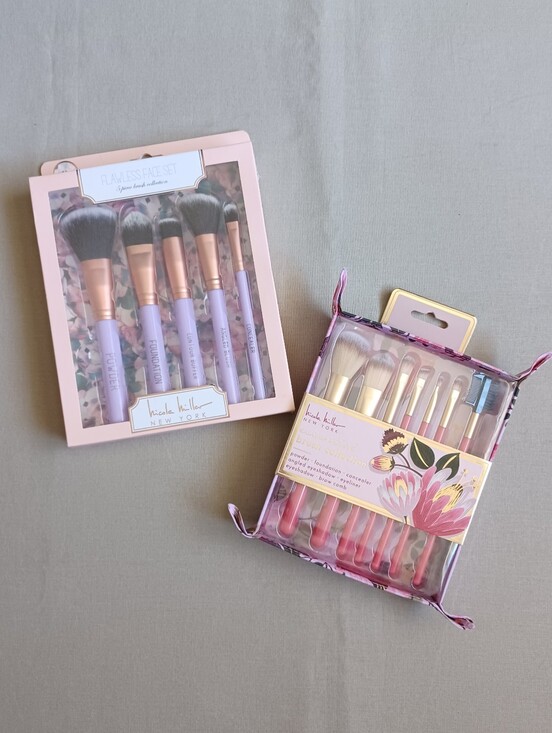 Nicole Miller Other - Nicole Miller MakeUp Brush Bundle